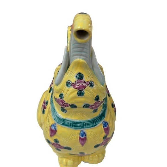 Antique Porcelain yellow and Green Elephant Teapot with handle and lid - Picture 3 of 6